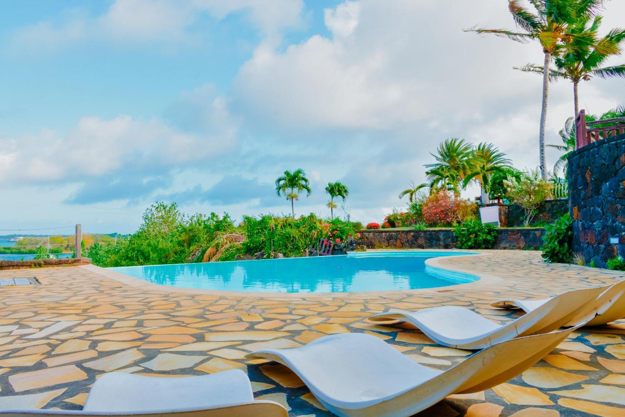 Boutique Villa On The Rocks With Stunning Sea Views, Infinity Pool & Private Sea Тру д'О Дус Экстерьер фото